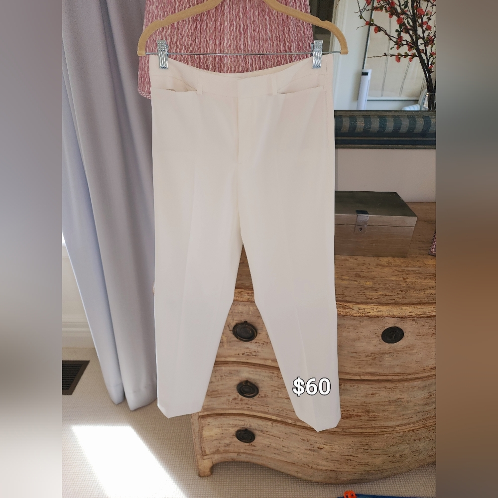 White pants in excelent condition size 6